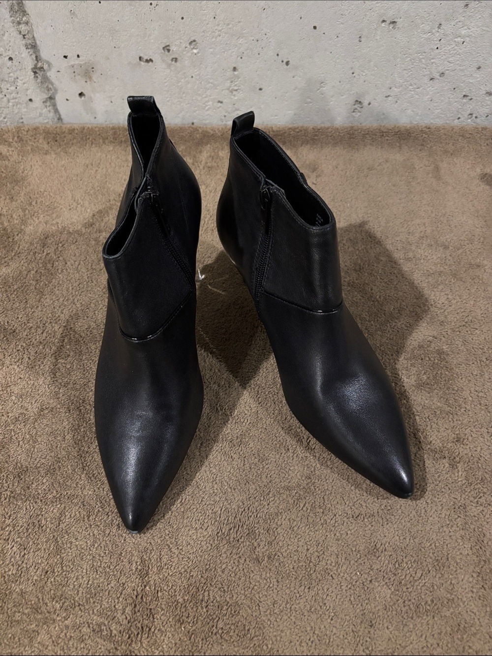 Donald Pliner Black Leather Fayla Pointed Toe Ankle Booties - Size 8.5